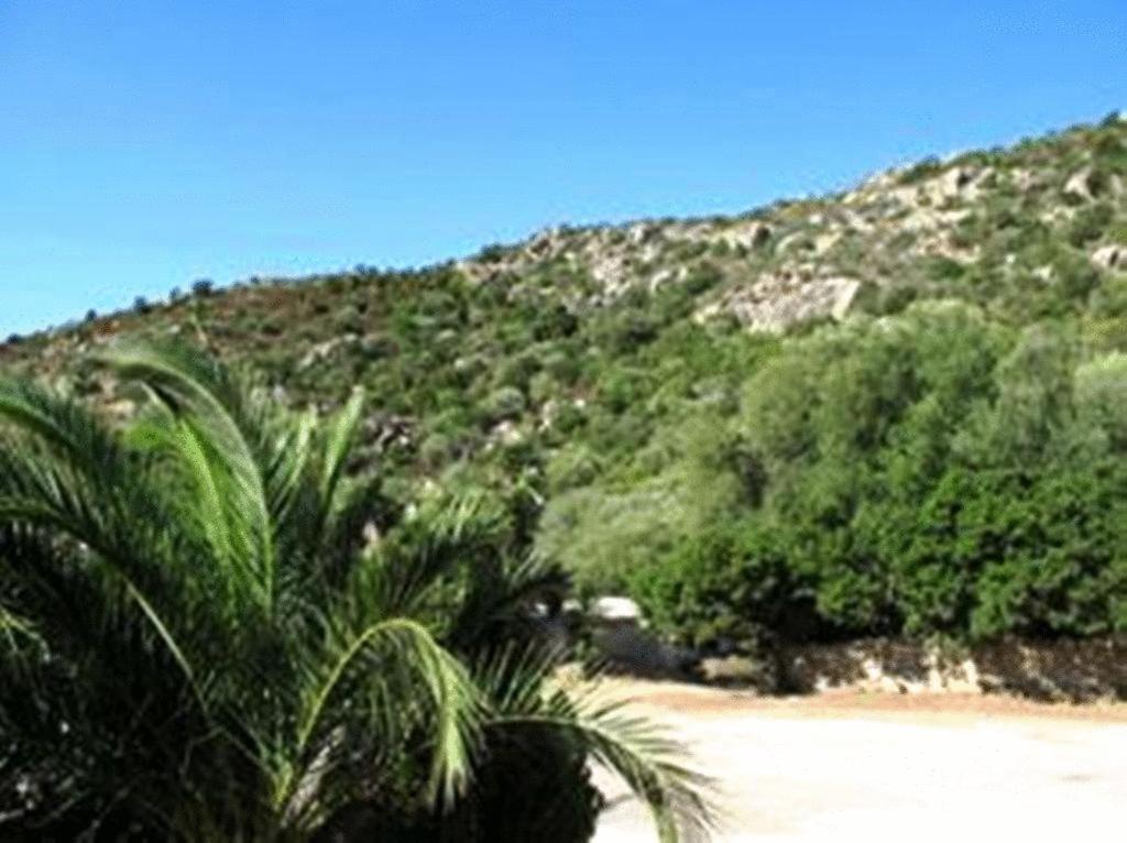 Hotel Turismo Rurale Montitundu Portisco Exteriör bild